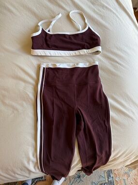 Athleta Maroon and White Sports Bra and High-Waist Leggings Set. 7/8 leggings.